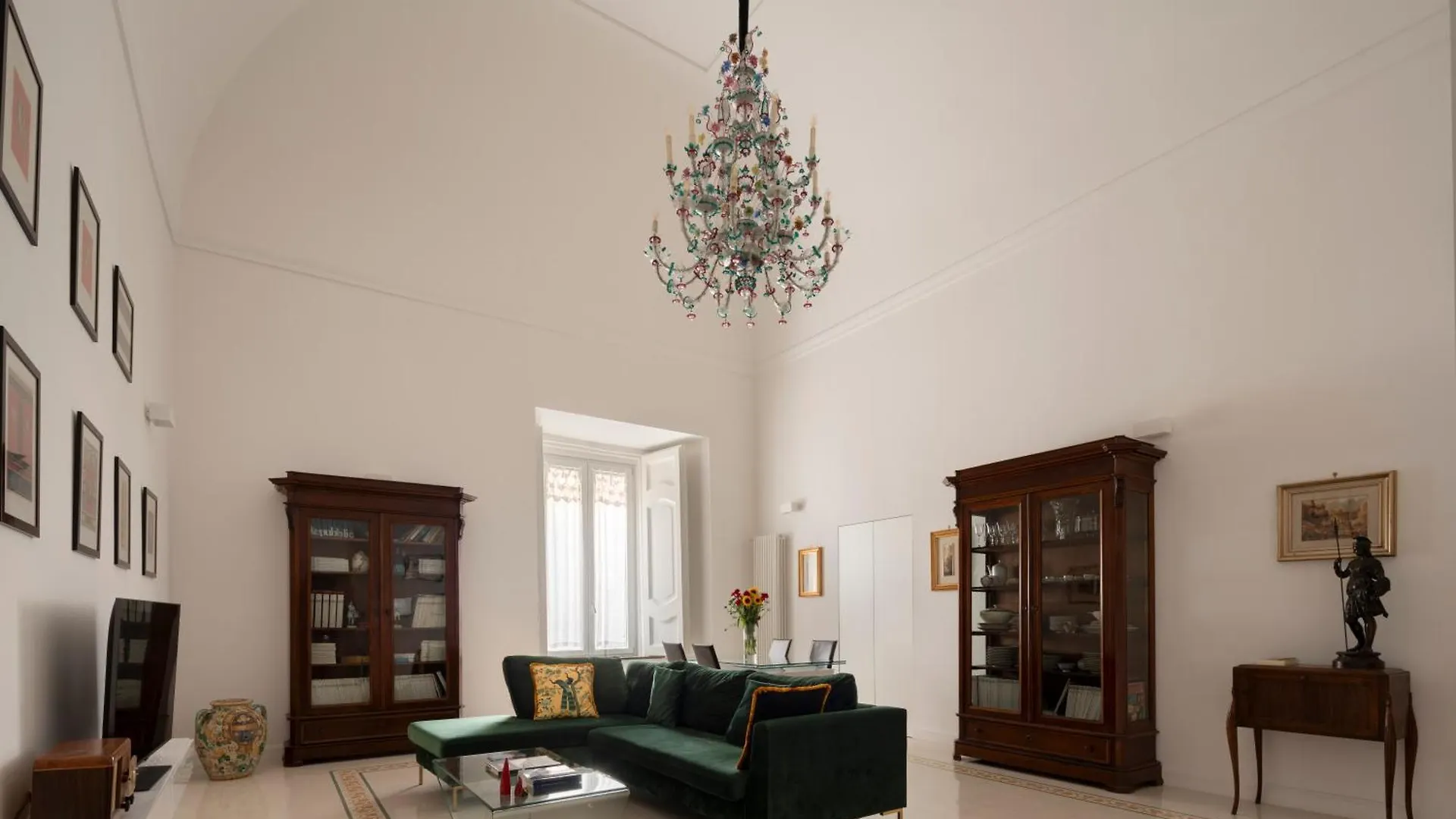 A.Ri.El Luxury Apartment location